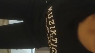 (根本没码到脸呀!)性感女大生翘起屁股说:豪想要!~