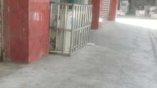 无辜的继妹在家庭房里被继兄操了