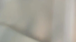 商场女厕全景偷拍 短裙美女的小嫩B 连着拍了两次