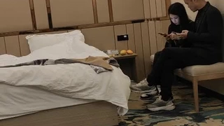 TikTok网红路边对阵10英寸大屌