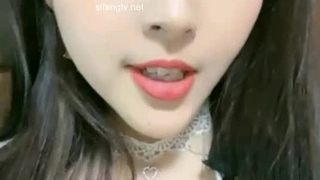 女人两次化妆时巨乳极品身材反差母狗被玩弄