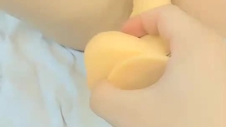 哦~天啊~被粉丝粗壮的肉棒塞的满满的精液滑落~~