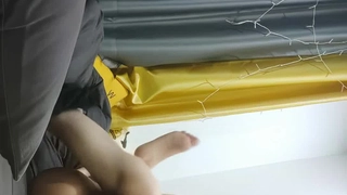 色心哥异地出游公园偶遇做导游的大学女同学一块游玩吃完饭一块开房操B